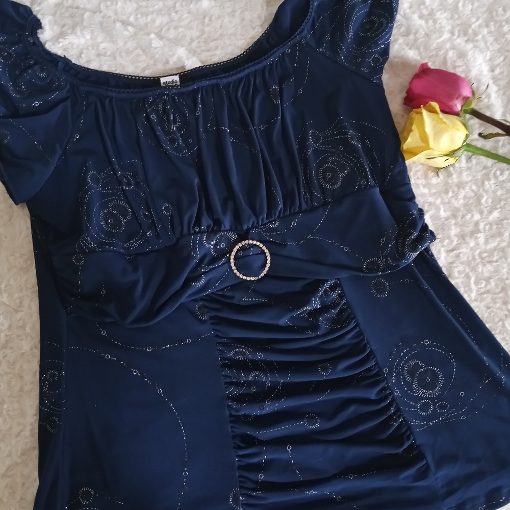 XL Studio 1940 navy blue and silver top
